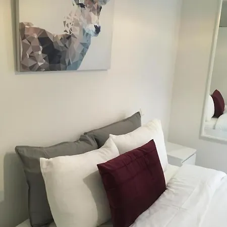 Modern 3 Beds In Convenient Location, Free Parking Apartment Luxembourg