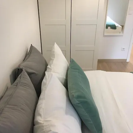 Modern 3 Beds In Convenient Location, Free Parking * Luxembourg
